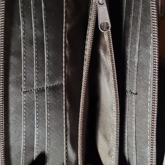 ▪︎New! Etienne Aigner Canvas Wallet - Picture 8 of 14